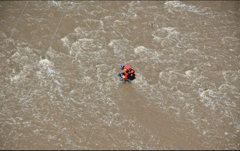 El rescate se llevó a cabo gracias al personal del Grupo Aéreo Fénix con apoyo del helicóptero de la UEPCBJ. ESPECIAL/UEPCBJ