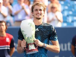 El alemán, número cinco del ránking, se convirtió en el primer jugador en ganar dos torneos Masters 1000 este año, ya que también se impuso en Madrid en mayo. AFP/M. STOCKMAN