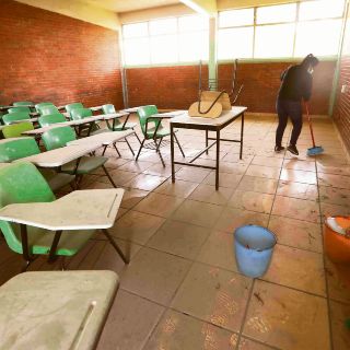 Políticas afectan salud y educación 