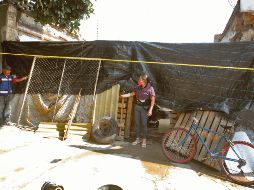 PÉRDIDAS. María de Jesús (imagen) habita en una casa de la Colonia Del Fresno, en Guadalajara, que resultó con daños luego de que el techo se derrumbó. El Informador/ A. Camacho