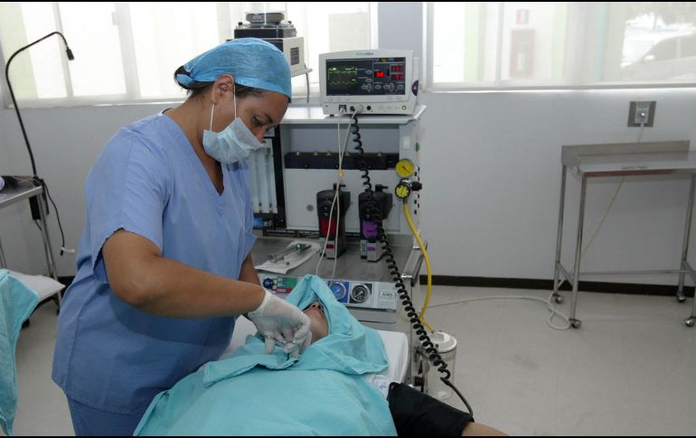 La compañía puede reclutar a pacientes de la Secretaría para desarrollar sus investigaciones. EL INFORMADOR / ARCHIVO