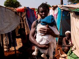En Gorjette han instalado un campamento junto a la escuela para acoger a las personas que se han quedado sin nada tras el terremoto. EFE/O. Barría