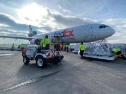 Los fármacos llegan mientras México afronta la tercera ola de contagios de COVID-19, que la semana pasada superó los 250 mil muertos en lo que va de pandemia. FACEBOOK / @SREMX