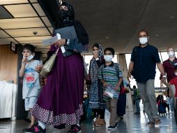 El aeropuerto de Kabul ha dejado escenas dramáticas con decenas de miles de personas tratando de abandonar el país. AP / J. Magaña