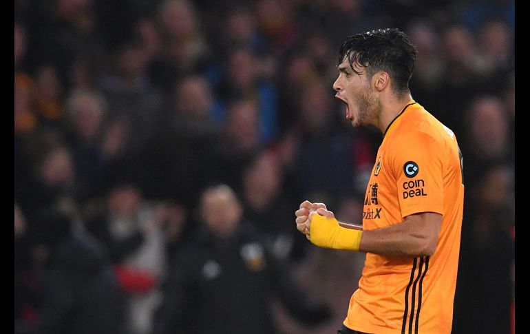 Raúl Jiménez sería uno de los futbolistas que se verían afectados por la decisión de la Premier y LaLiga. AFP/ARCHIVO