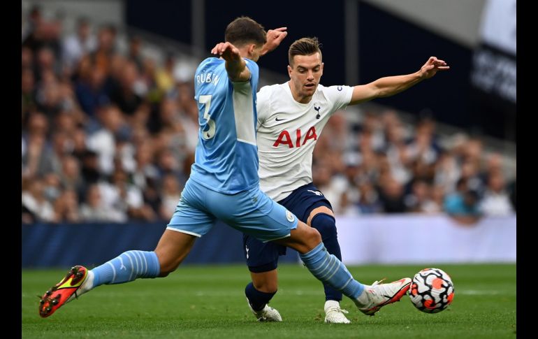 Lo Celso sería uno de los futbolistas que se verían afectados por la decisión de la Premier y LaLiga. EFE/A. RAIN