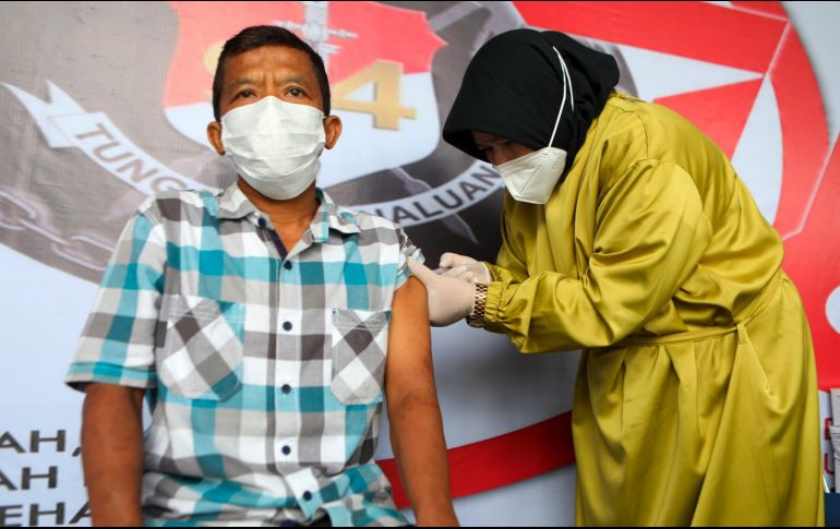 Casi mil personas han sido vacunadas desde el comienzo de esta campaña marítima, la semana pasada. EFE