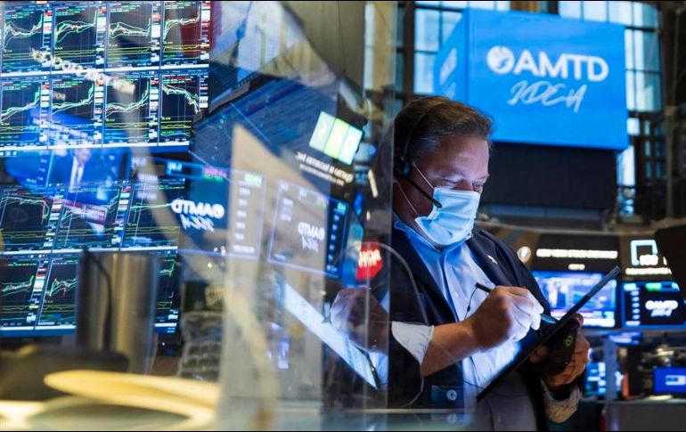 Los ánimos han mejorado desde la aprobación completa de la vacuna de Pfizer-BioNTech en Estados Unidos. EFE/ARCHIVO