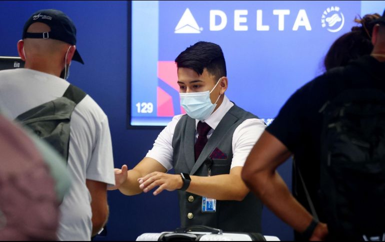 El 75% de los empleados de Delta están vacunados. Quienes no tengan la vacuna anti COVID-19 se someterán a pruebas semanales a partir del 12 de septiembre. AFP/M. Tama