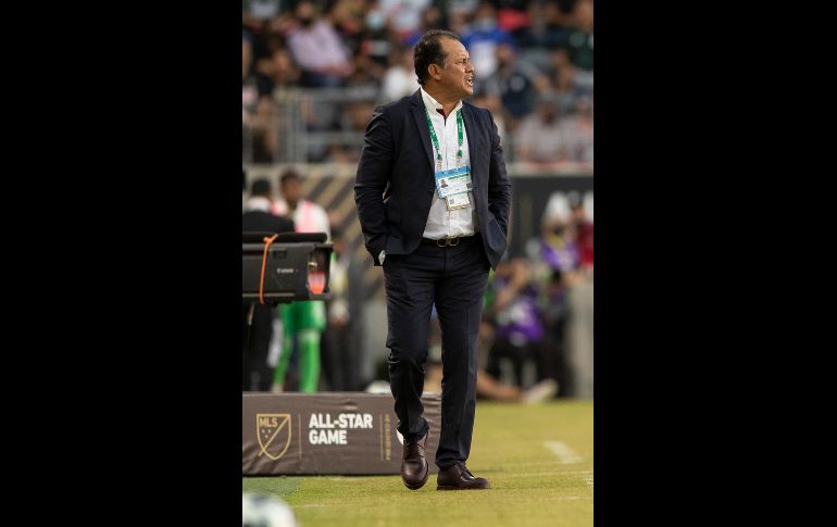 INTENSO. Juan Reynoso no dio tregua a sus jugadores y vivió con intensidad cada jugada como si fuera un partido oficial. IMAGO7