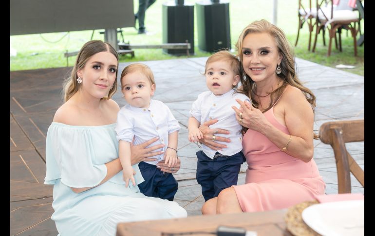 Sofía Inman, Emir Kuri, Farid Kuri y Laura Flores. GENTE BIEN JALISCO/ JORGE SOLTERO