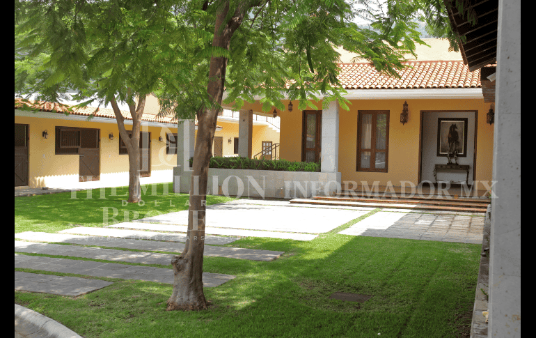  La zona en la que está ubicado se eligió porque está cerca la salida a pueblos mágicos como Tapalpa y Mazamitla.