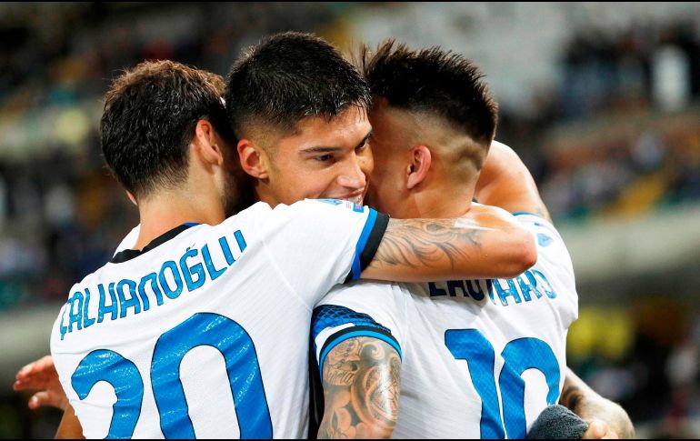 ENCENDIDOS. La dupla argentina pone a soñar al aficionado nerazzurri con el bicampeonato en la Serie A. EFE/E. PENNACCHIO