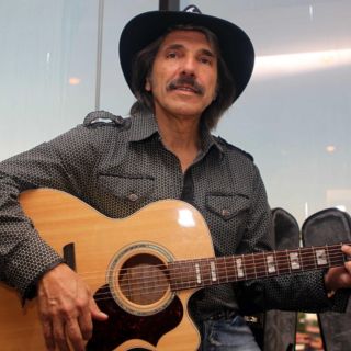 “El sol ya salió”, tema de Juan Gabriel, se queda sin estreno