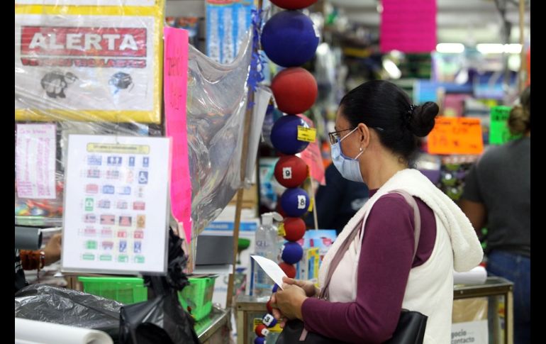 Cuadernos, colores, lápices, sacapuntas y borradores son los artículos principales que compran los padres de familia. EL INFORMADOR/A. Camacho