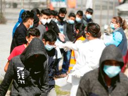 Cientos de guatemaltecos son deportados semanalmente desde Estados Unidos y México; muchos son regresados vía aérea, pero otros cientos son dejados en la frontera de El Ceibo, a más de 600 kilómetros de la Ciudad de Guatemala. EFE/E. Biba