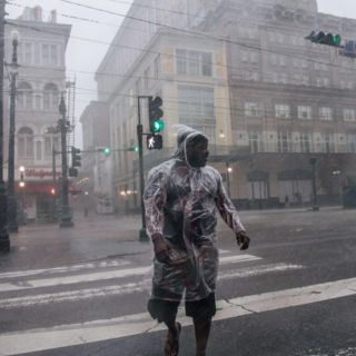 ''Ida'' mantiene el peligro como tormenta tropical tras devastar Luisiana, EU