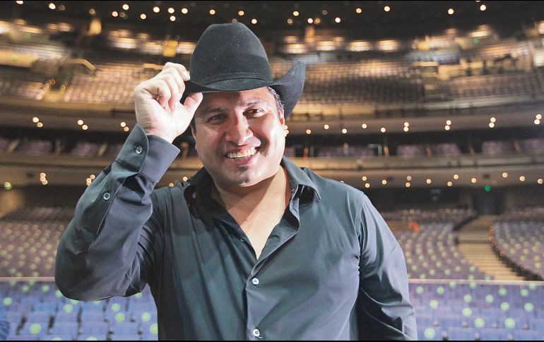 Julión Álvarez. El cantante promete atender los protocolos sanitarios que el gobierno indique de cara a su concierto. El informador/ A. Camacho