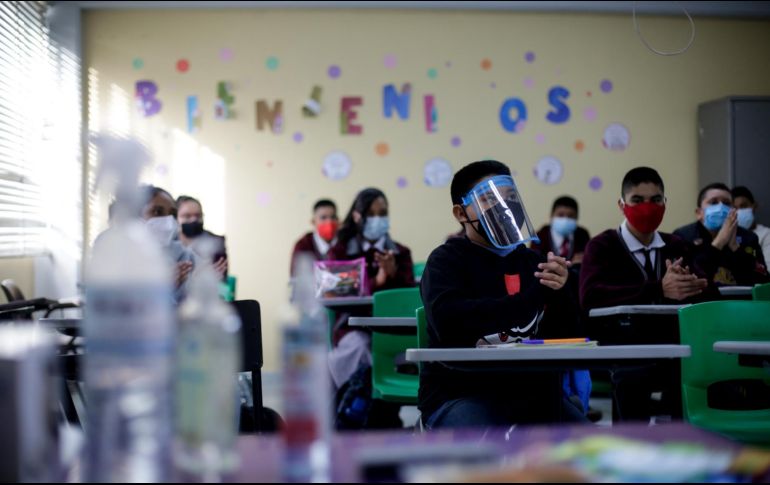 En un corte preliminar se contabilizan que 11 millones 426 mil 026 alumnos regresaron en 119 mil 497 escuelas abiertas y 970 mil 617 profesores. XINHUA / F. Cañedo