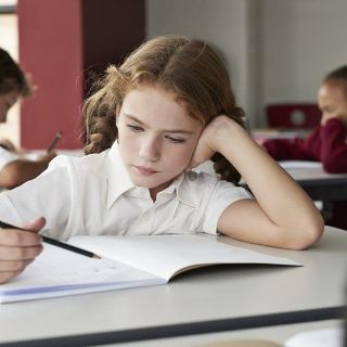 Por qué los escolares aprenden mejor cuando no tienen que estar quietos y sentados en sus escritorios