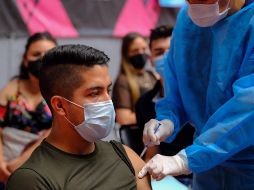 Los jóvenes de 18 a 29 años en Jalisco son los que mejor respuesta han tenido para aplicarse la vacuna. ESPECIAL/SSJ/ARCHIVO