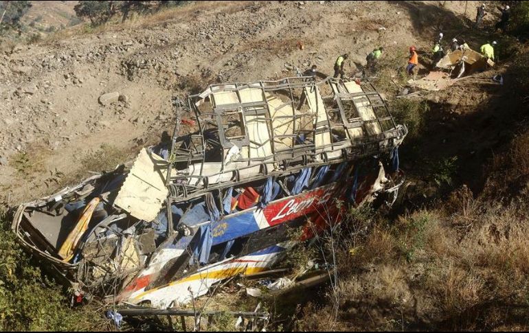 El chofer que manejaba el vehículo falleció y el otro conductor fue detenido. EFE/F. Ingaruca