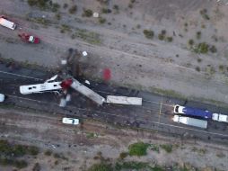 Vista aérea de la zona del accidente en la carretera Sonoyta - San Luis Río Colorado, Sonora. TWITTER@GN_Carreteras