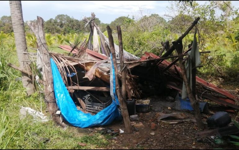 El lugar con estructura de lámina y madera fue derrumbado por las rachas de viento del huracán 