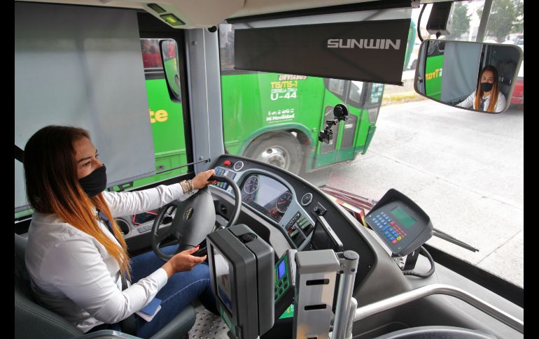 Antes de ser conductora, Vicky era ama de casa y trabajaba en una florería. EL INFORMADOR/A. Camacho