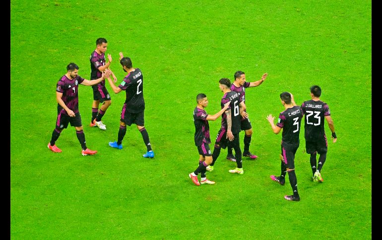 ALIVIADOS. México estuvo cerca de un ridículo. Al final, el equipo tendrá que mejorar, pero siempre es más fácil trabajar en ello en el camino de la victoria. IMAGO7