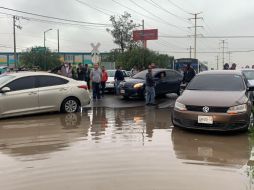 Automovilistas en la zona aseguran que les ha llevado más de dos horas salir del punto para dirigirse a sus destinos. ESPECIAL /