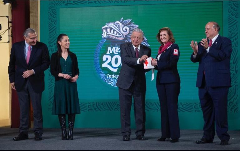 ''Debe tomarse en cuenta la gran labor que en circunstancias tan difíciles realiza la Cruz Roja'', destacó el Presidente. ESPECIAL / Gobierno de México