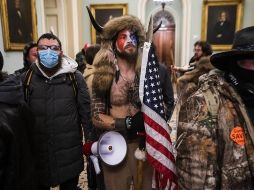 Chansley, también conocido como Jacob Angeli, se encuentra entre los varios cientos de manifestantes arrestados tras la insurrección del 6 de enero. EFE/ARCHIVO