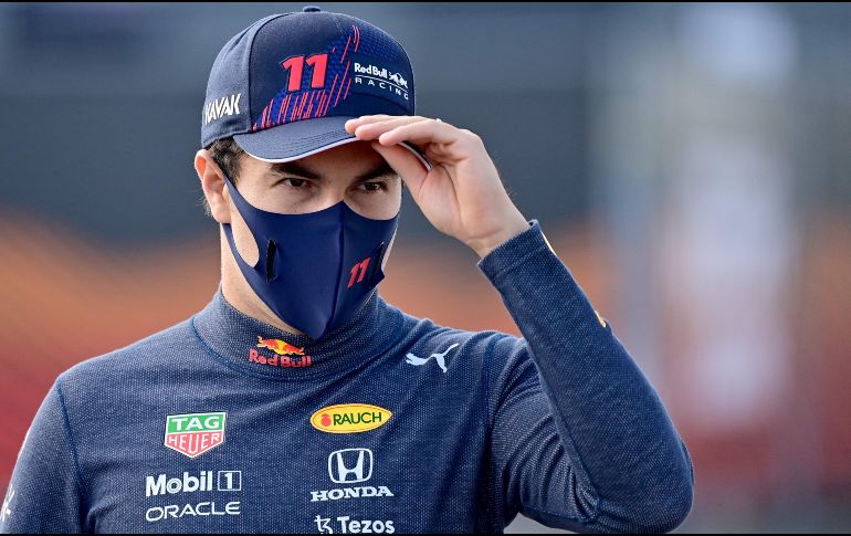 Tan sólo un par de horas después de haber sido cuarto lugar en la tercera práctica libre en el Circuito de Zandvoort, ''Checo'' Pérez se derrumbó en la carrera clasificatoria. AFP / A. Isakovic