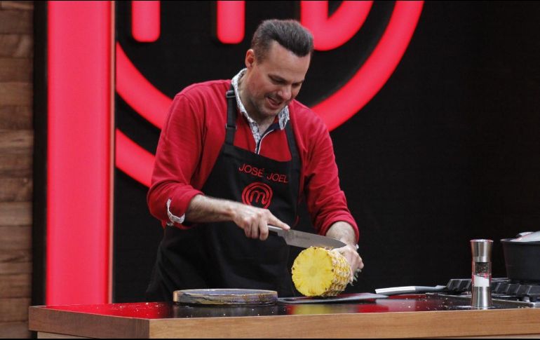 José Joel se vio en aprietos durante el reto de eliminación de MasterChef Celebrity. TWITTER / @MasterChefMx
