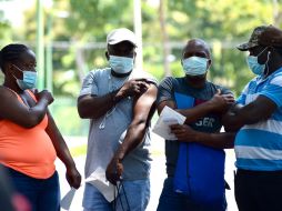 Durante el primer día de la jornada fueron inmunizados 300 hombres y mujeres mayores de 18 años de Haití, El Salvador y Honduras. SUN
