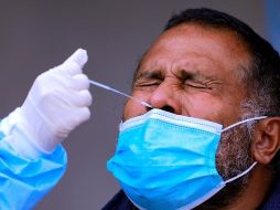 El país sumó tres millones 420 mil 880 casos de COVID-19 este sábado. EFE/C. Ramírez