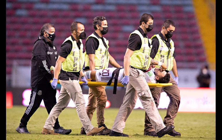 ENTRE LÁGRIMAS. Alexis Vega fue trasladado a un hospital de la ciudad de San José, para conocer la gravedad de su lesión IMAGO7