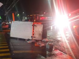 Bomberos de Guadalajara acudieron al lugar para atender a los lesionados. ESPECIAL /