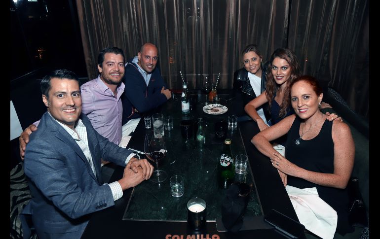 Rafael Pérez, Jorge Casarín, Pablo Fernández,  Lili De Castillo, Lourdes Basave y Sofía Tostado