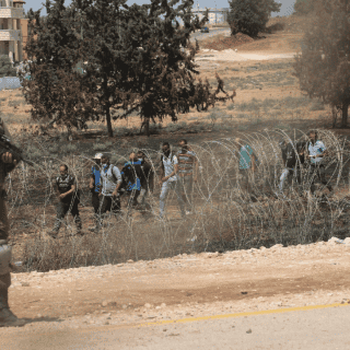 Israel bombardea objetivos de Hamás en Gaza tras lanzar globos incendiarios