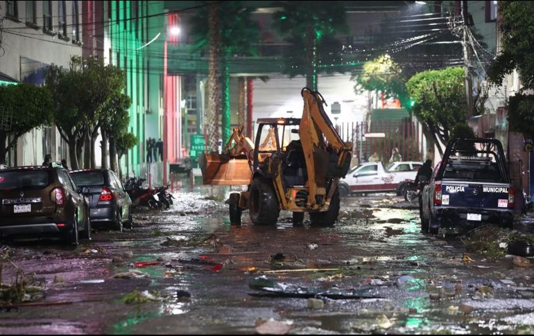 La lluvia inició cerca de las 18:00 horas de ayer y se prolongó durante más de una hora de manera intensa. SUN / V. Rosas