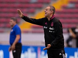 PUEDEN MEJORAR. A pesar del paso perfecto que tiene el equipo mexicano, 'El Flaco' Theiler sabe que cuentan con los futbolistas para jugar mejor. IMAGO7