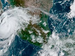 La tormenta evolucionó a huracán en las costas del Pacífico mexicano; dejará lluvias puntuales fuertes en Jalisco. AP