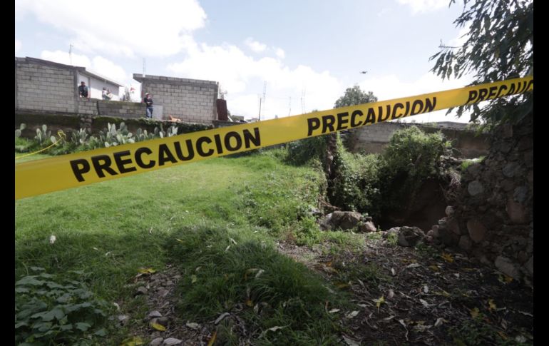 Protección Civil acordonó la zona, en un perímetro de 50 metros. SUN