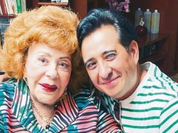 Silvia Pinal y el productor teatral Iván Cochegrus. ESPECIAL