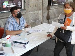 Juana García, quien vive en la colonia Lomas de La Primavera en Zapopan, acudió con toda su familia al módulo para analizarse. EL INFORMADOR/A. Camacho