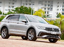 Nuevo juego de luces y parrilla institucional, así como la incrustación de cromo y acabado negro piano, es lo más destacado en el frente. ESPECIAL/Volkswagen