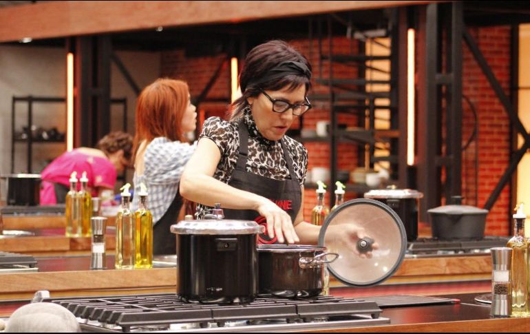 Stephanie Salas dedicó su pozole a la actriz Silvia Pinal, quien es su abuela. TWITTER / @MasterChefMx