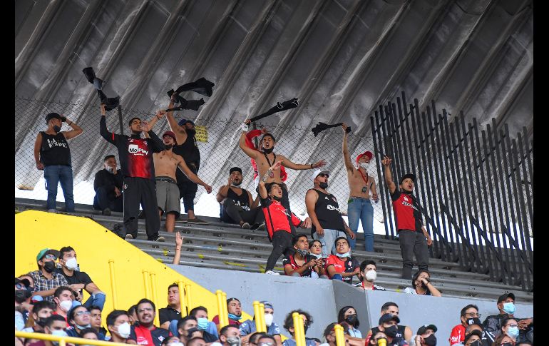 FINAL FELIZ. La afición rojinigra había abucheado a su equipo al final del Primer Tiempo. Con la victoria, los abucheos se convirtieron en aplausos. IMAGO7